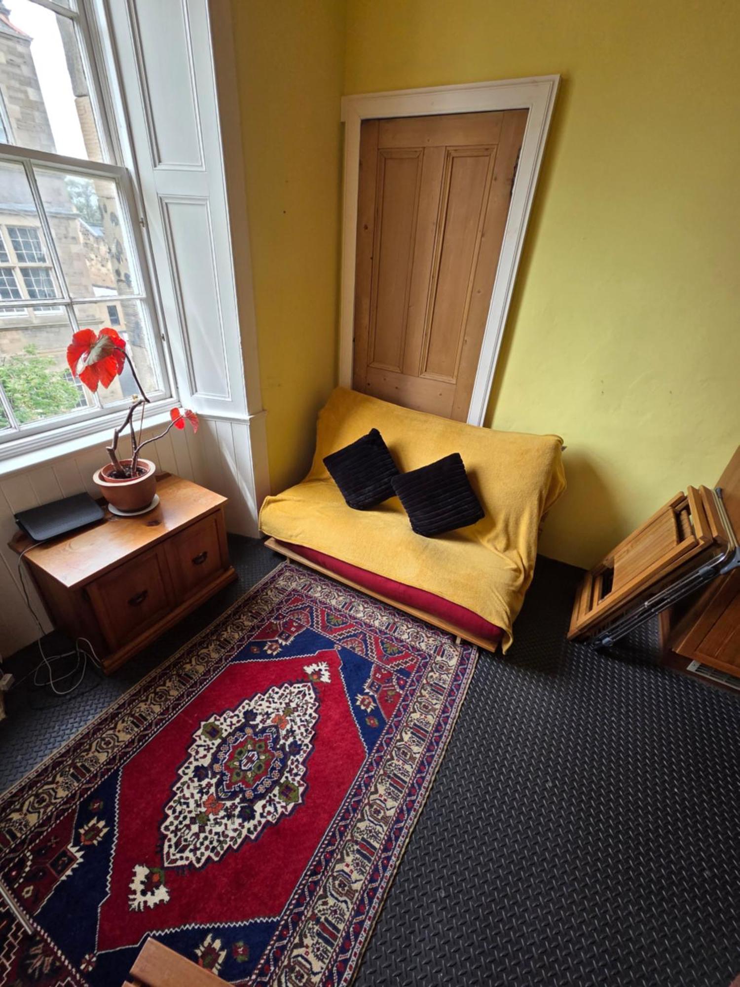 City Centre Flat - Sleep Upto 4 — Photos 1
